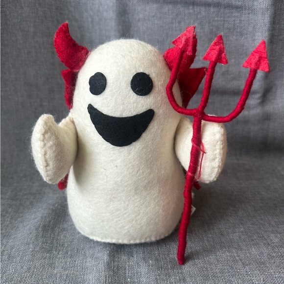 Candy Corn Lane Felt Halloween Decor 3pc - Picture 5 of 6